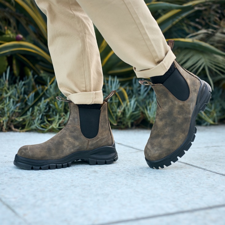 Men's Lug Chelsea Boots Rustic Brown Fashion Blundstone