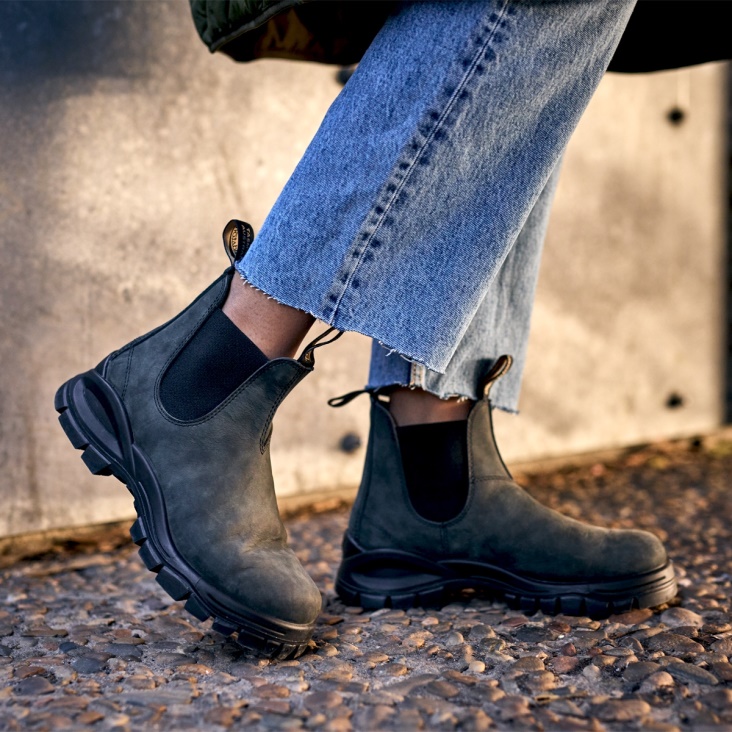 Women's Lug Chelsea Boots Rustic Black Fashion Blundstone