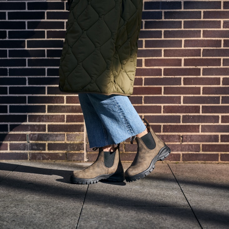 Fashion Blundstone Women's Lug Chelsea Boots Rustic Brown