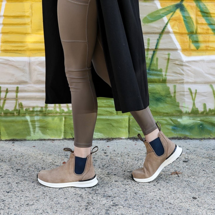 Women's Active Chelsea Boots Sand/Navy Fashion Blundstone